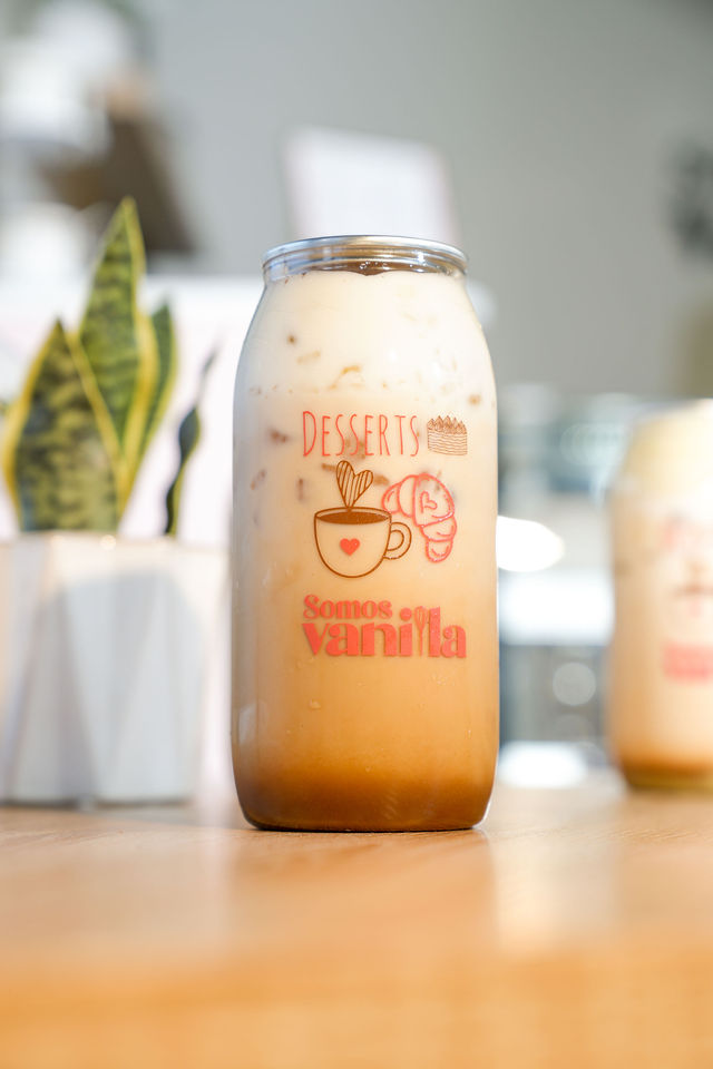 Somos Vanilla drinks campaign 2026 — Viva Visual House